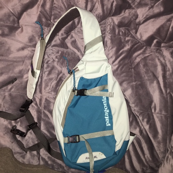 Patagonia atom sling blue