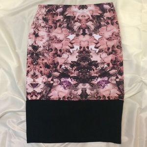 Floral stretch pencil skirt
