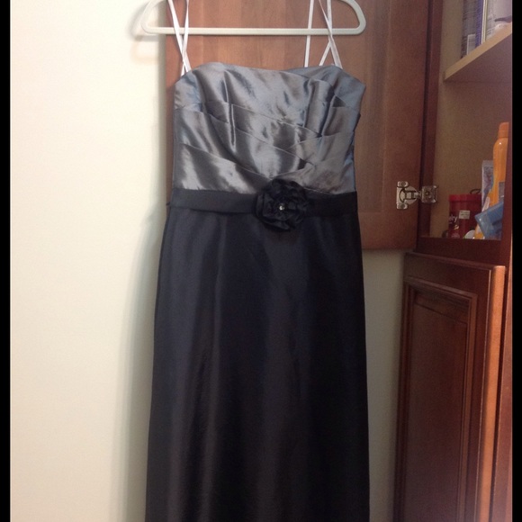 Gorgeous B2 Special Occassion Dress - Picture 2 of 4