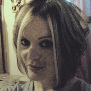 Meet your Posher, Angela