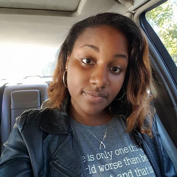 Meet your Posher, Amber