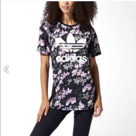 SOLD‼️🚨🚨🚨Adidas shirt!