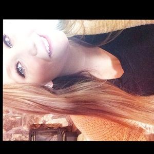 Meet your Posher, Alicia