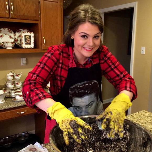 Meet your Posher, Devanie