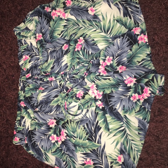 Brand new floral elastic waistband shorts