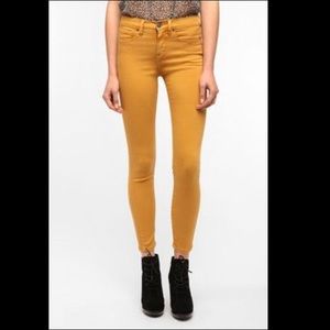 BDG high rise cigarette ankle sz. 27 x30 -mustard