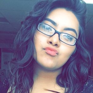 Meet your Posher, Myrna