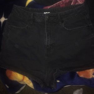 UO black high waisted shorts