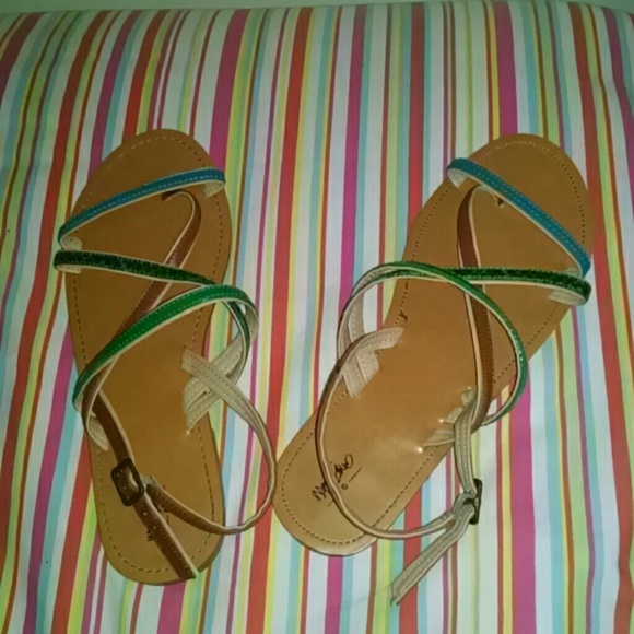 Sandals - Picture 1 of 4