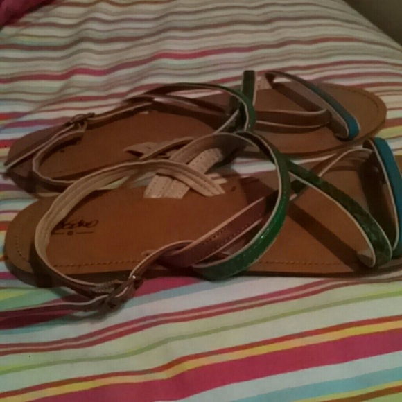 Sandals - Picture 3 of 4