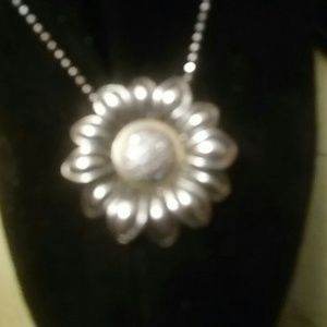 Sterling Silver Diamon Sun flower pendant w/chain