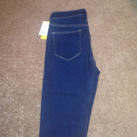 High waisted jeans
