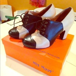 Mix Mooz Saddle Shoe with heel