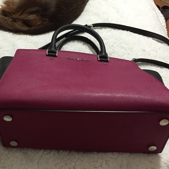 Michael Kors Large Selma Bag - Picture 2 of 4