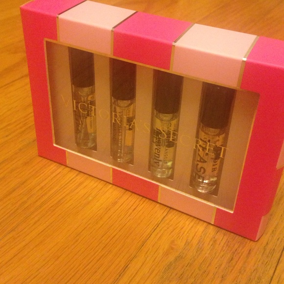 Victoria secret mini perfume - Picture 2 of 3