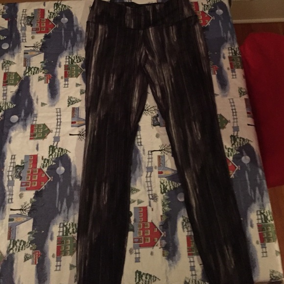 Black, grey, and white Nike yoga running pants - Picture 1 of 3