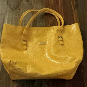 Shiny yellow tote