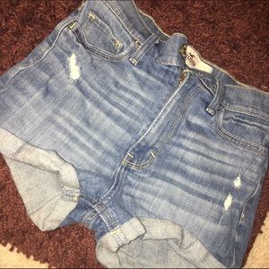 NWOT Hollister high waisted shorts