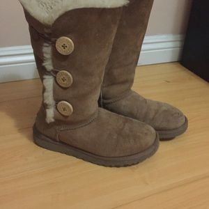 Authentic Suede Bailey Button Ugg Australia Boots