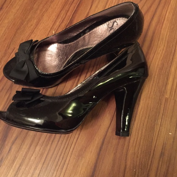 Black small heels - Picture 2 of 4