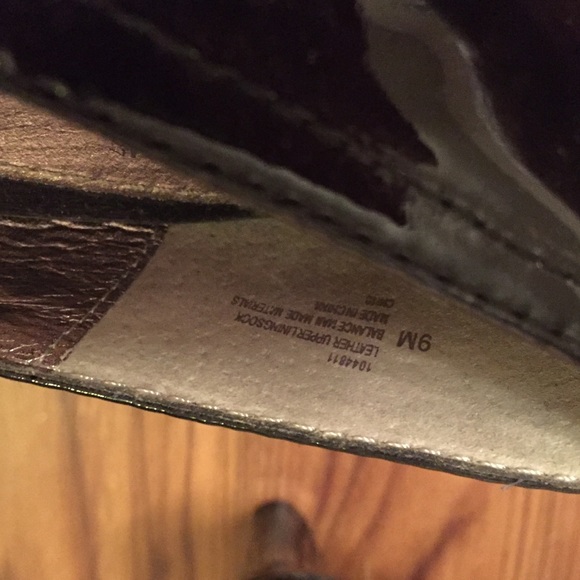 Black small heels - Picture 4 of 4