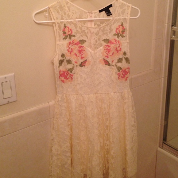 Forever 21 lace dress