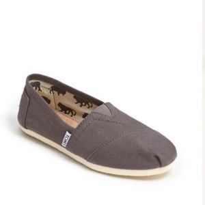 Toms Classic Canvas Slip-On