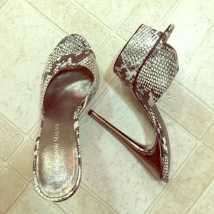 Pressed snake skin platform heels