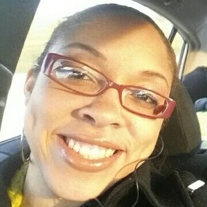 Meet your Posher, Alexia