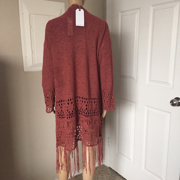⭐️5 Star Rated! YOSEMITE red crochet cardigan - Picture 3 of 4