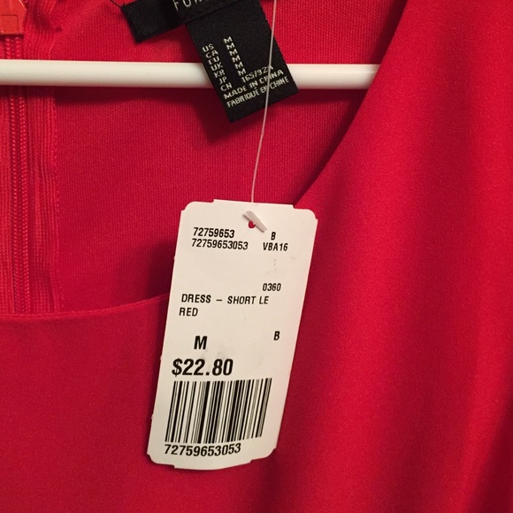 Short red dress - Picture 2 of 4