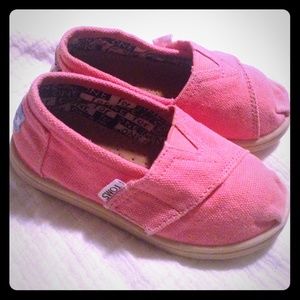 Tiny Toms slip on shoes