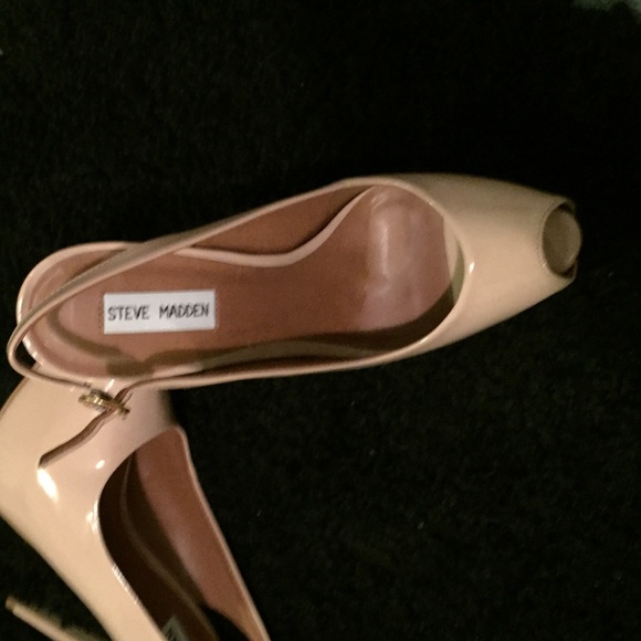 Used - Picture 2 of 4