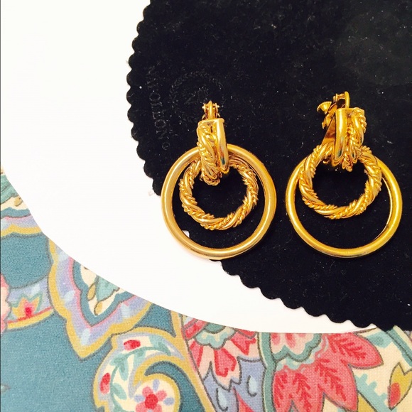VINTAGE Napier GOLD TONE  CLIP-on hoop EARRINGS