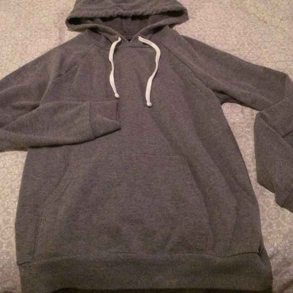 Perfect grey hoodie w/drawstring hood & front pckt