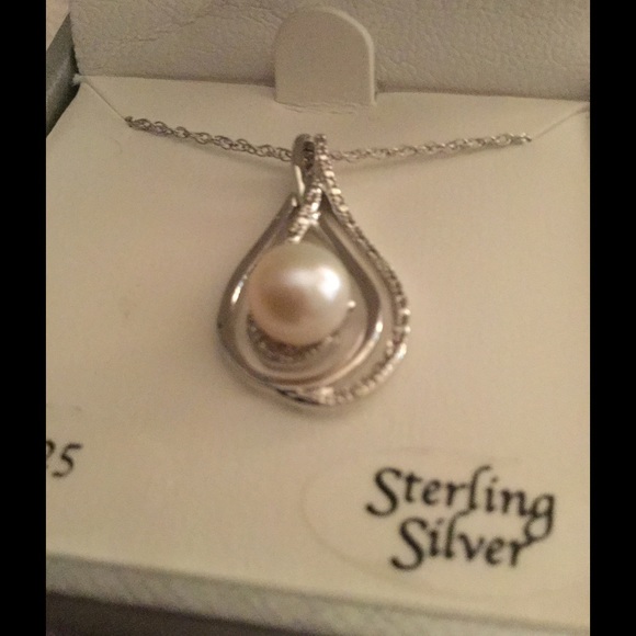 NWT 7 mm Pearl/Diamond Accent Sterling Pendant