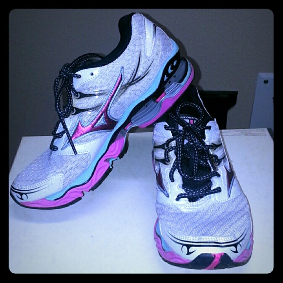 Mizuno Wave Creation 14