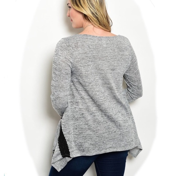 ⭐️5 STAR rated! CAMELLIA gray and black blouse - Picture 2 of 6