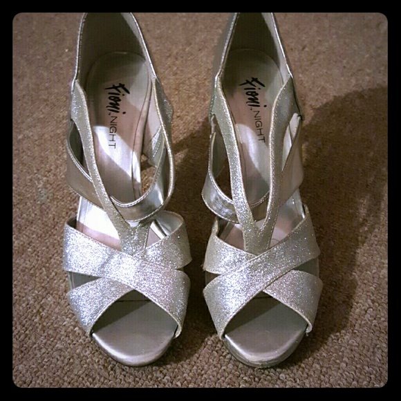 Sparkly high heels - Picture 1 of 4