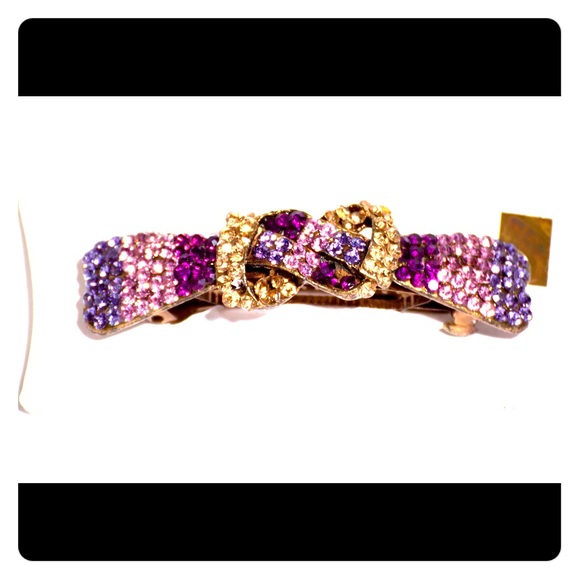 Accessories - Beautiful Rhinestones hair clip.