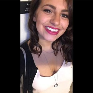 Meet your Posher, Kayla