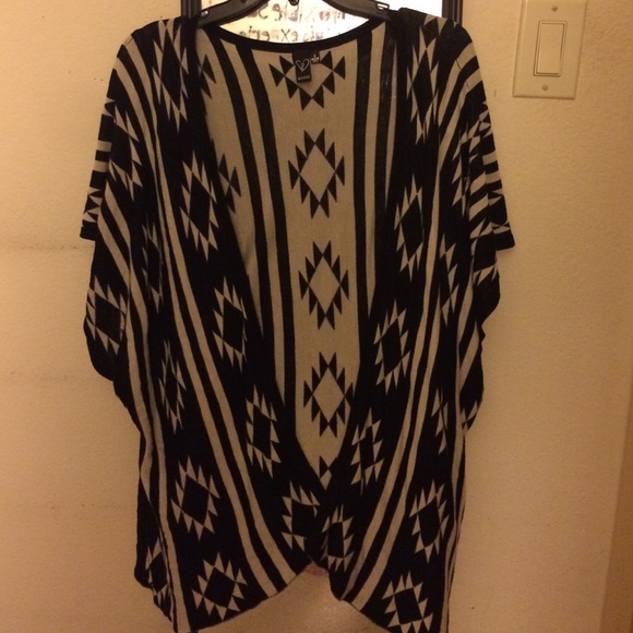 Aztec print short sleeve cardigan - Picture 1 of 1