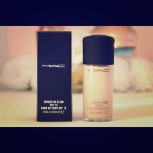 MAC STUDIO FIX FLUID