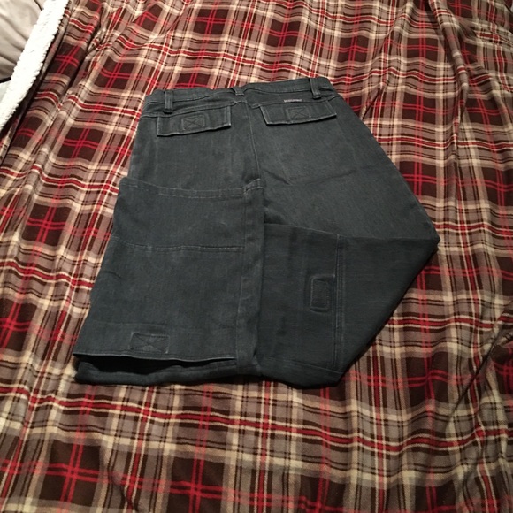 Capris - Picture 3 of 4