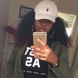 Meet your Posher, Queecey