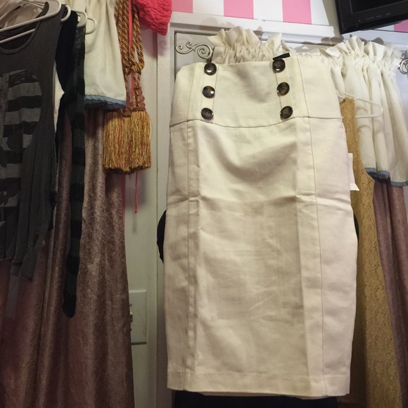 High waisted button detail skirt