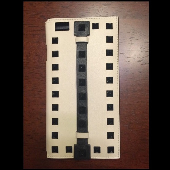 Valentino iPhone 6/6s Plus case - Picture 1 of 1