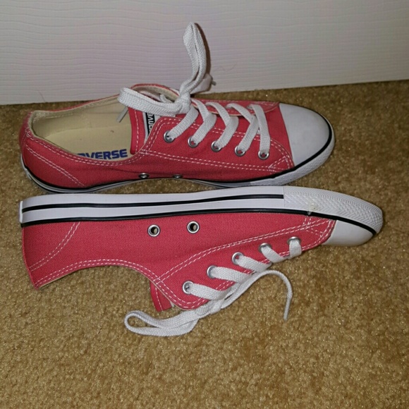 Low top slim shoes