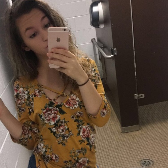 Meet The Posher, Kaila! - Picture 3 of 3