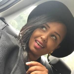 Meet your Posher, Lola